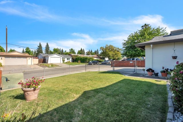 4262 Worthington Dr, North Highlands, CA 95660
