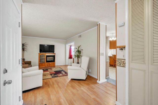 4262 Worthington Dr, North Highlands, CA 95660