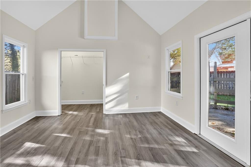 Image 15 of property listing at 225 Morton Creek Cir, Johns Creek, GA 30022