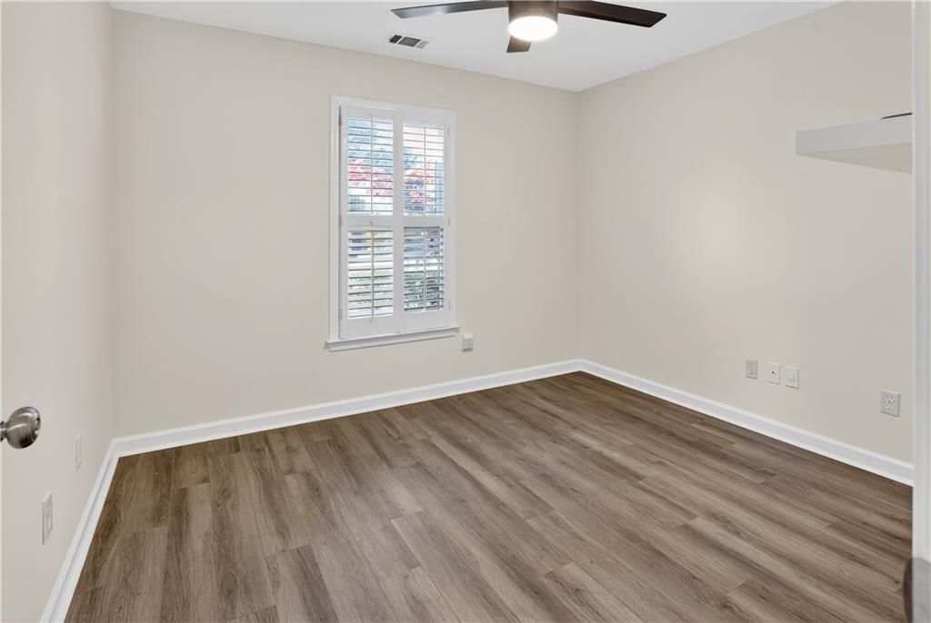 Image 21 of property listing at 225 Morton Creek Cir, Johns Creek, GA 30022