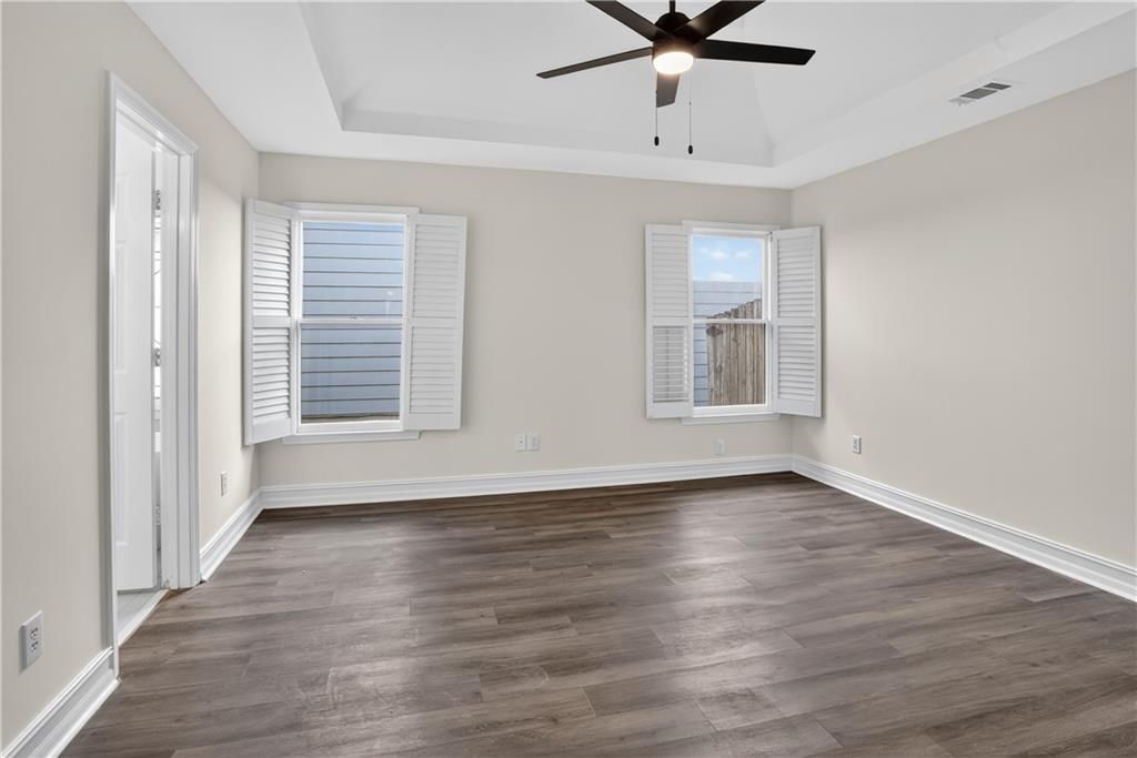 Image 8 of property listing at 225 Morton Creek Cir, Johns Creek, GA 30022