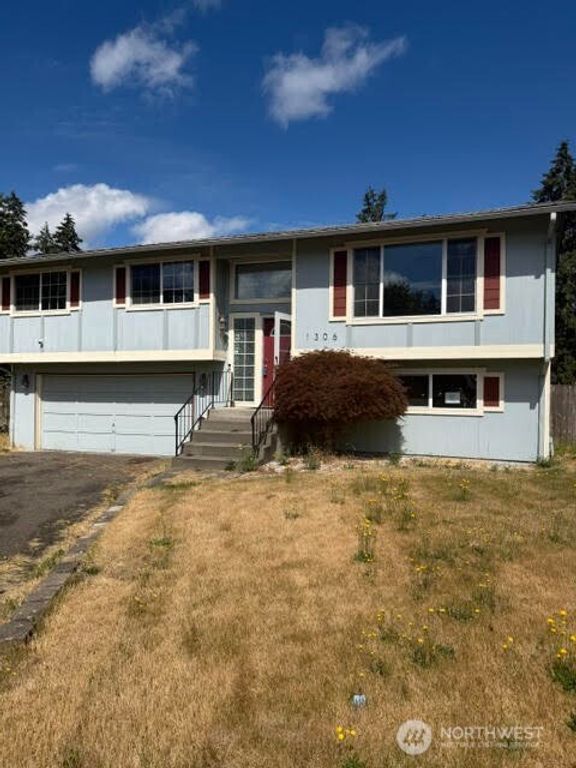 1306 Sherwood Court E, Tacoma, WA 98445