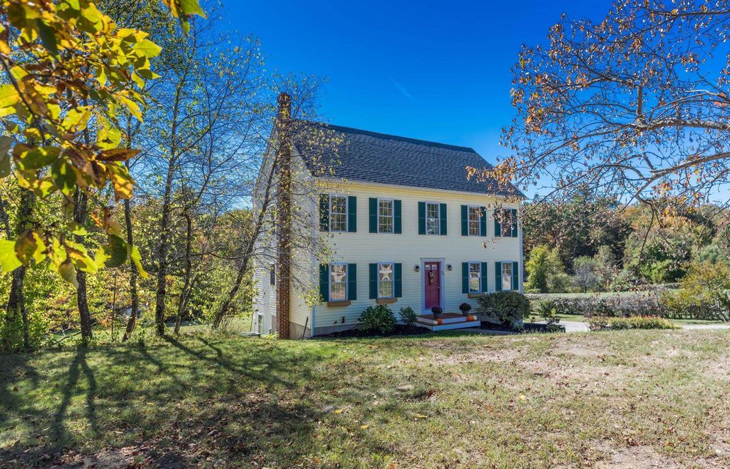 54 Cavil Mill Road, Fremont, NH 03044