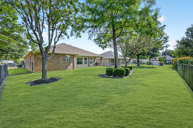 9605 Rosewood Drive, Denton, TX 76207