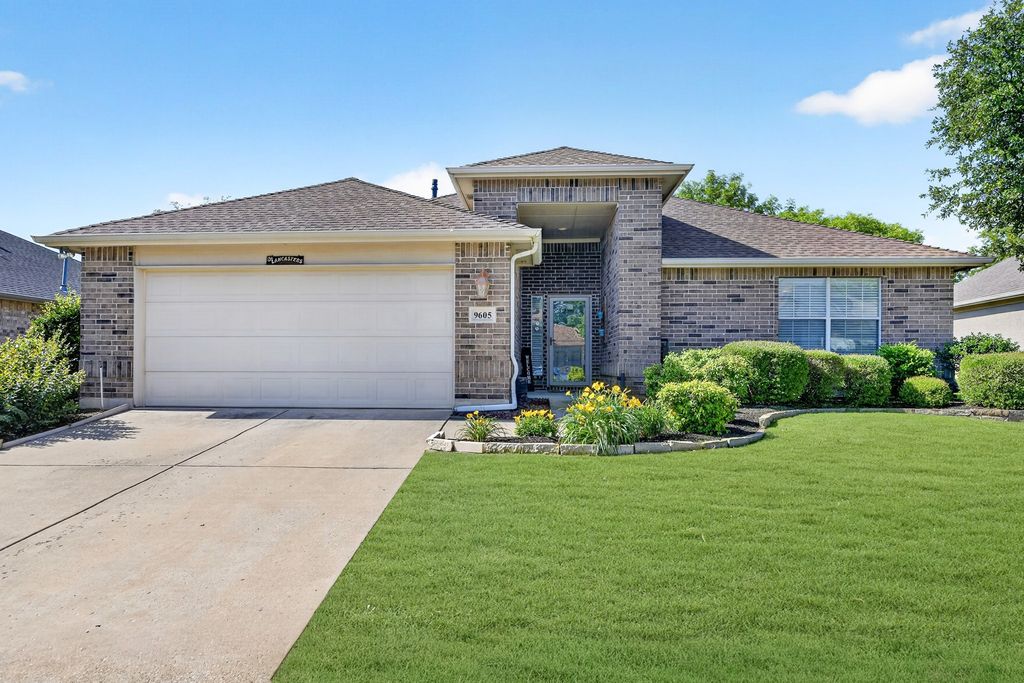 9605 Rosewood Drive, Denton, TX 76207
