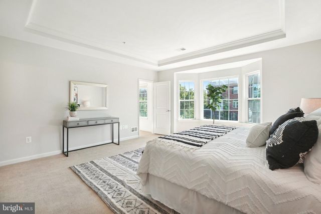 2506 HURSTON LN NE #G, Washington, DC 20018