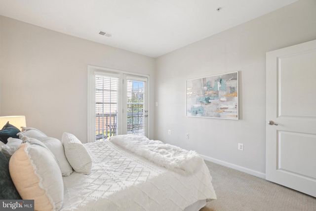 2506 HURSTON LN NE #G, Washington, DC 20018