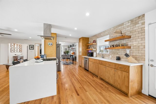 804 S Weatherred Drive, Richardson, TX 75080