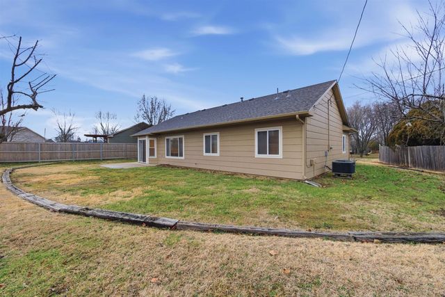 3120 Steven St, Augusta, KS 67010