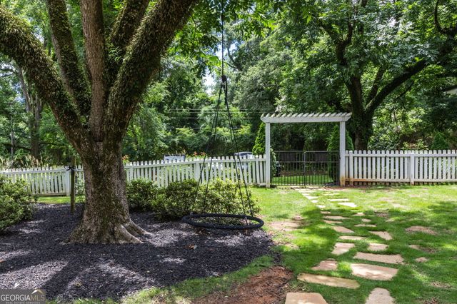 2798 Stokes Store Road, Forsyth, GA 31029
