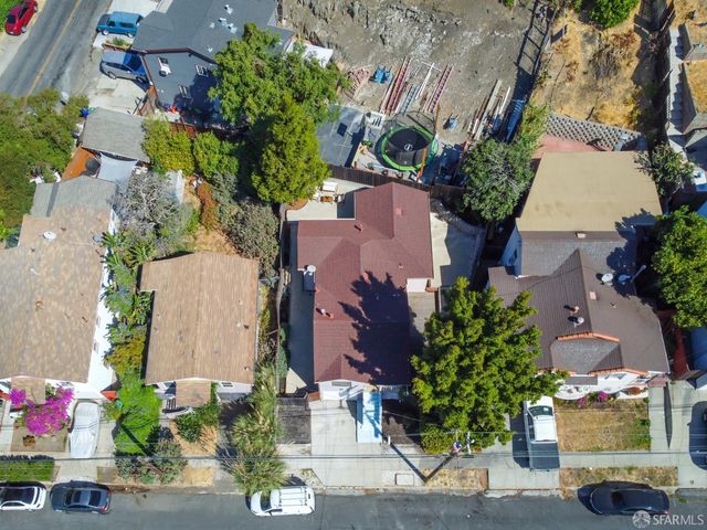 808 Fourth Street, Rodeo, CA 94572