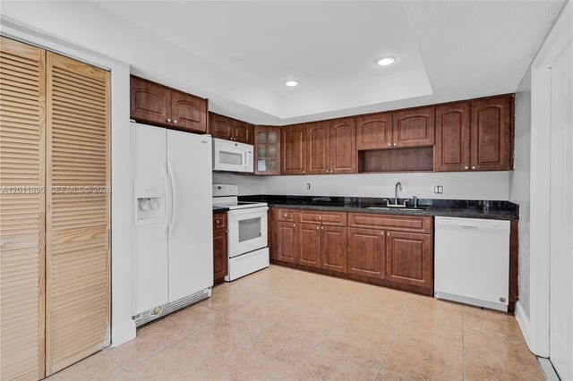 7045 W Sunrise Blvd 7045, Plantation, FL 33313