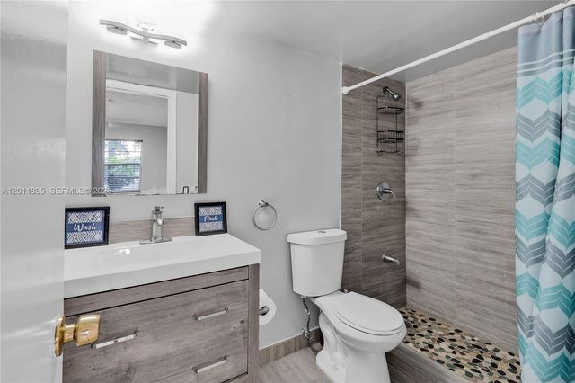 7045 W Sunrise Blvd 7045, Plantation, FL 33313