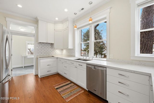 1154 E 1st Avenue, Salt Lake City, UT 84103