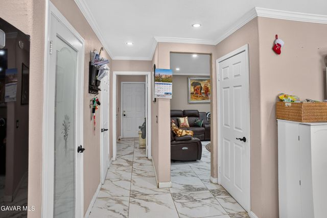2225 Carolyn Drive, Palmdale, CA 93551