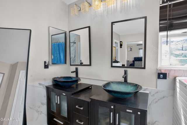 2225 Carolyn Drive, Palmdale, CA 93551