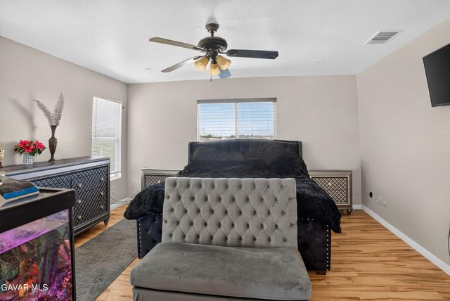 2225 Carolyn Drive, Palmdale, CA 93551