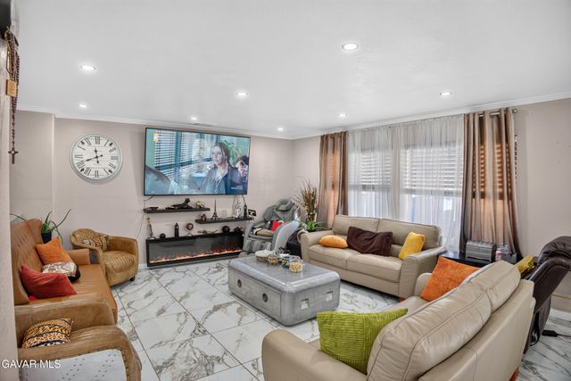 2225 Carolyn Drive, Palmdale, CA 93551