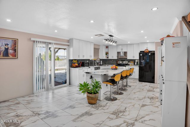 2225 Carolyn Drive, Palmdale, CA 93551