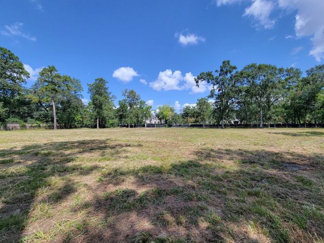 11439 Memorial Drive, Houston, TX 77024