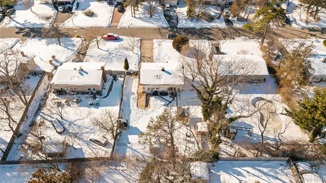 19 Scotchpine Drive, Islandia, NY 11749