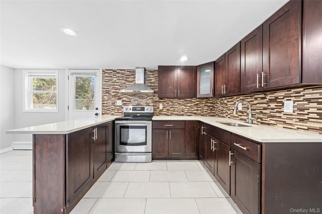 19 Scotchpine Drive, Islandia, NY 11749