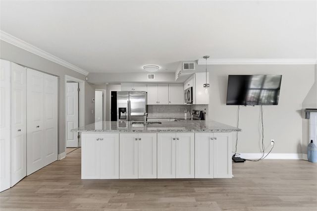 2400 FEATHER SOUND DRIVE 1136, Clearwater, FL 33762