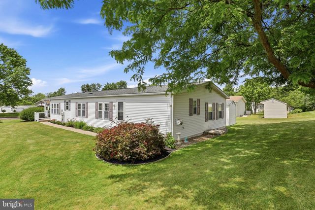 28 WILLIAMS WAY, Sellersville, PA 18960