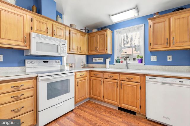 28 WILLIAMS WAY, Sellersville, PA 18960