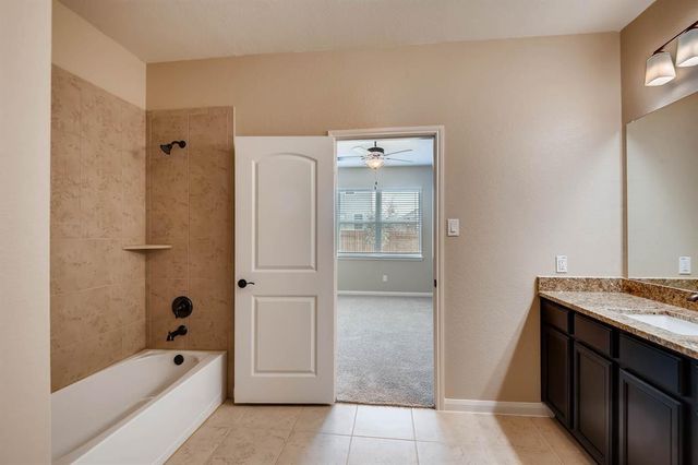 8862 Oval Glass Street, Conroe, TX 77304