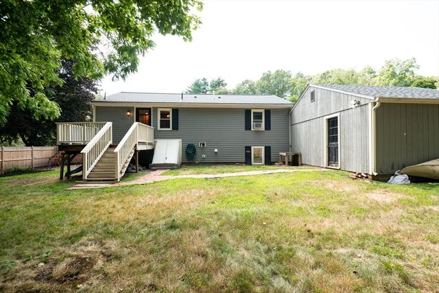1 Oakhurst Ave, Ipswich, MA 01938