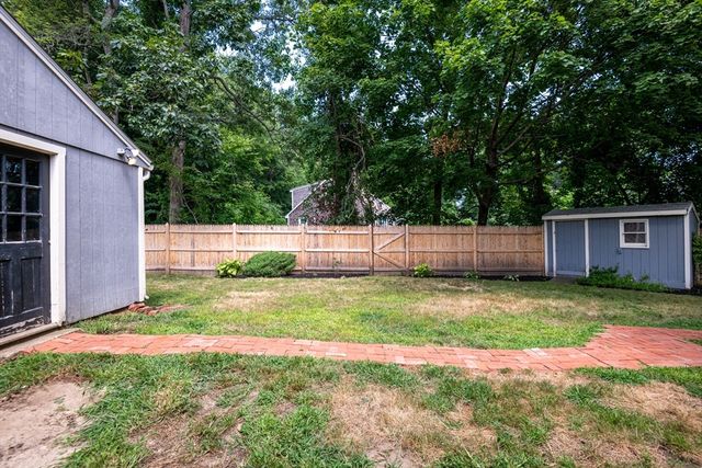 1 Oakhurst Ave, Ipswich, MA 01938