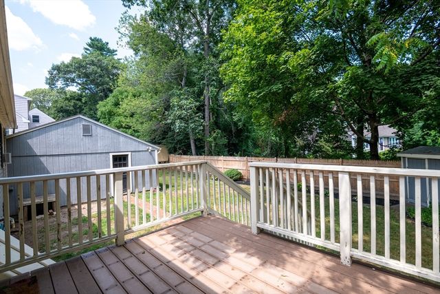 1 Oakhurst Ave, Ipswich, MA 01938