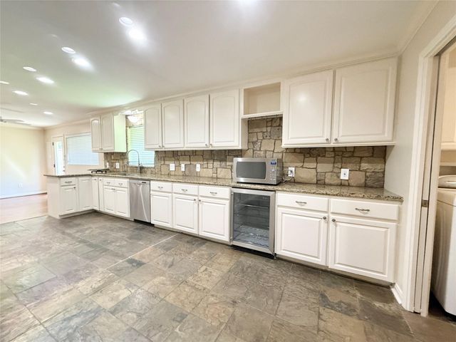 5545 Pagewood Lane, Houston, TX 77056