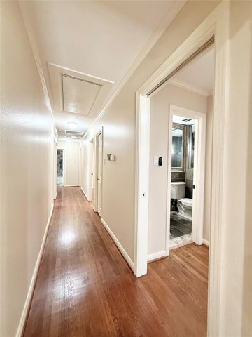 5545 Pagewood Lane, Houston, TX 77056