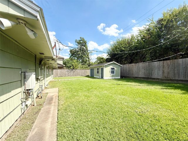 5545 Pagewood Lane, Houston, TX 77056