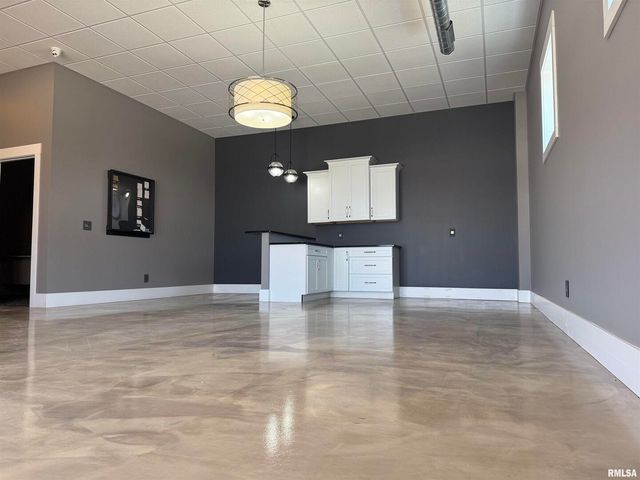 724 W 2ND Street, Davenport, IA 52802