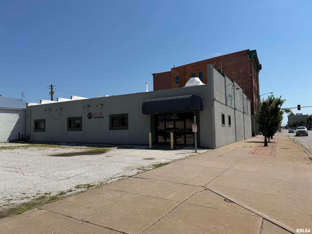 724 W 2ND Street, Davenport, IA 52802