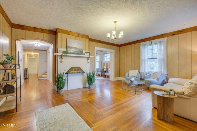 539 Edmond Street, Bristol, VA 24201