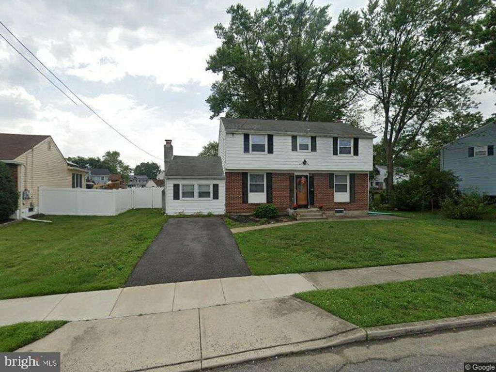 402 S ARTHUR DR, Edgewater Park, NJ 08010
