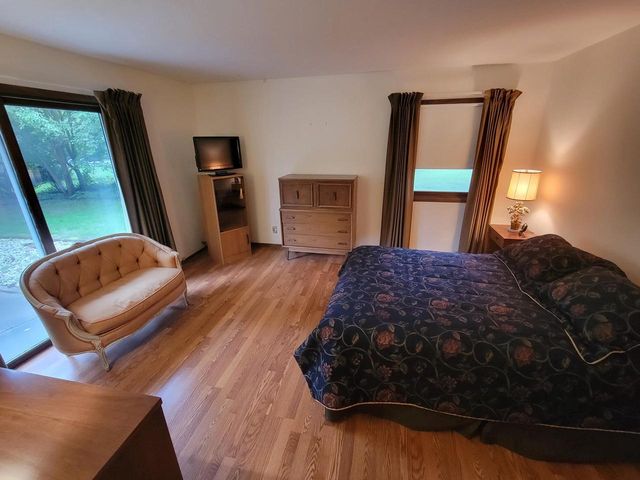 21825 Oakmont LANE, Brookfield, WI 53045