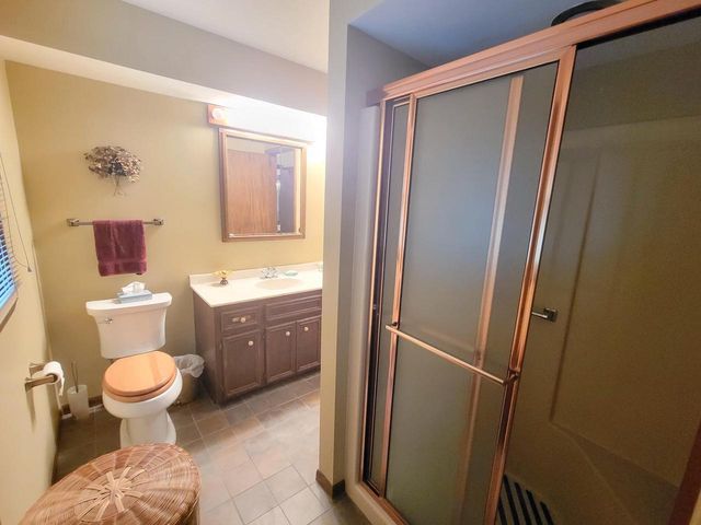 21825 Oakmont LANE, Brookfield, WI 53045