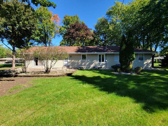21825 Oakmont LANE, Brookfield, WI 53045