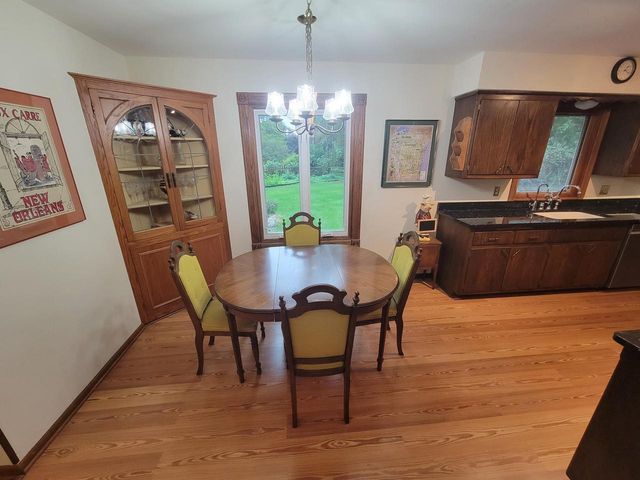 21825 Oakmont LANE, Brookfield, WI 53045