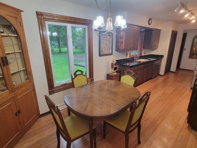 21825 Oakmont LANE, Brookfield, WI 53045