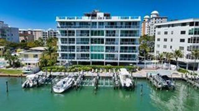 650 GOLDEN GATE POINT 301, Sarasota, FL 34236