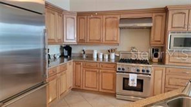 650 GOLDEN GATE POINT 301, Sarasota, FL 34236