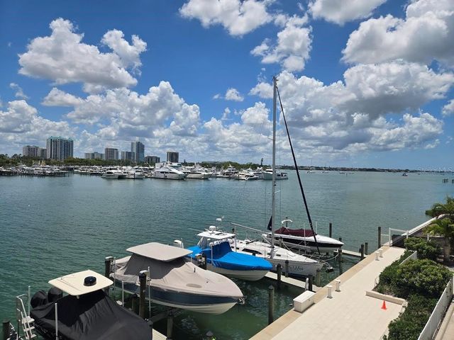 650 GOLDEN GATE POINT 301, Sarasota, FL 34236