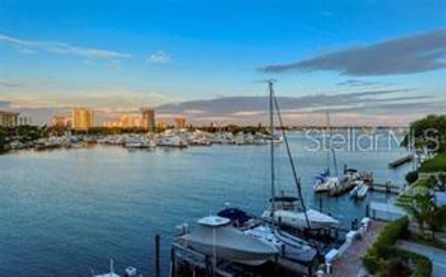 650 GOLDEN GATE POINT 301, Sarasota, FL 34236
