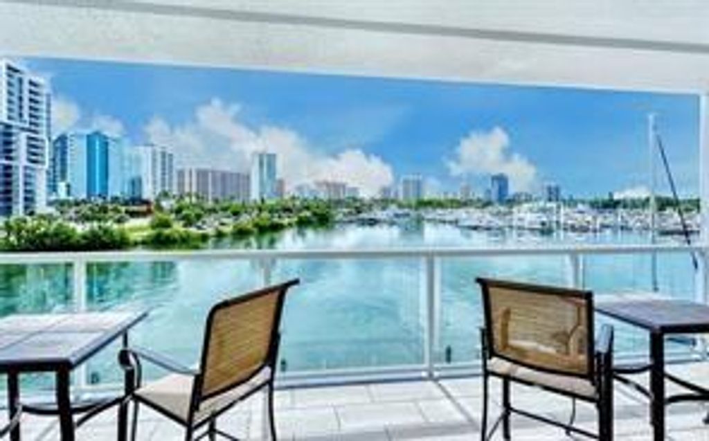 650 GOLDEN GATE POINT 301, Sarasota, FL 34236